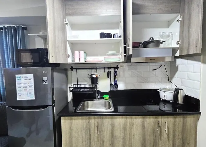 2 Bedroom Near Picc, Ccp, Wtc & Star At Coast Residences, Pasay Manila